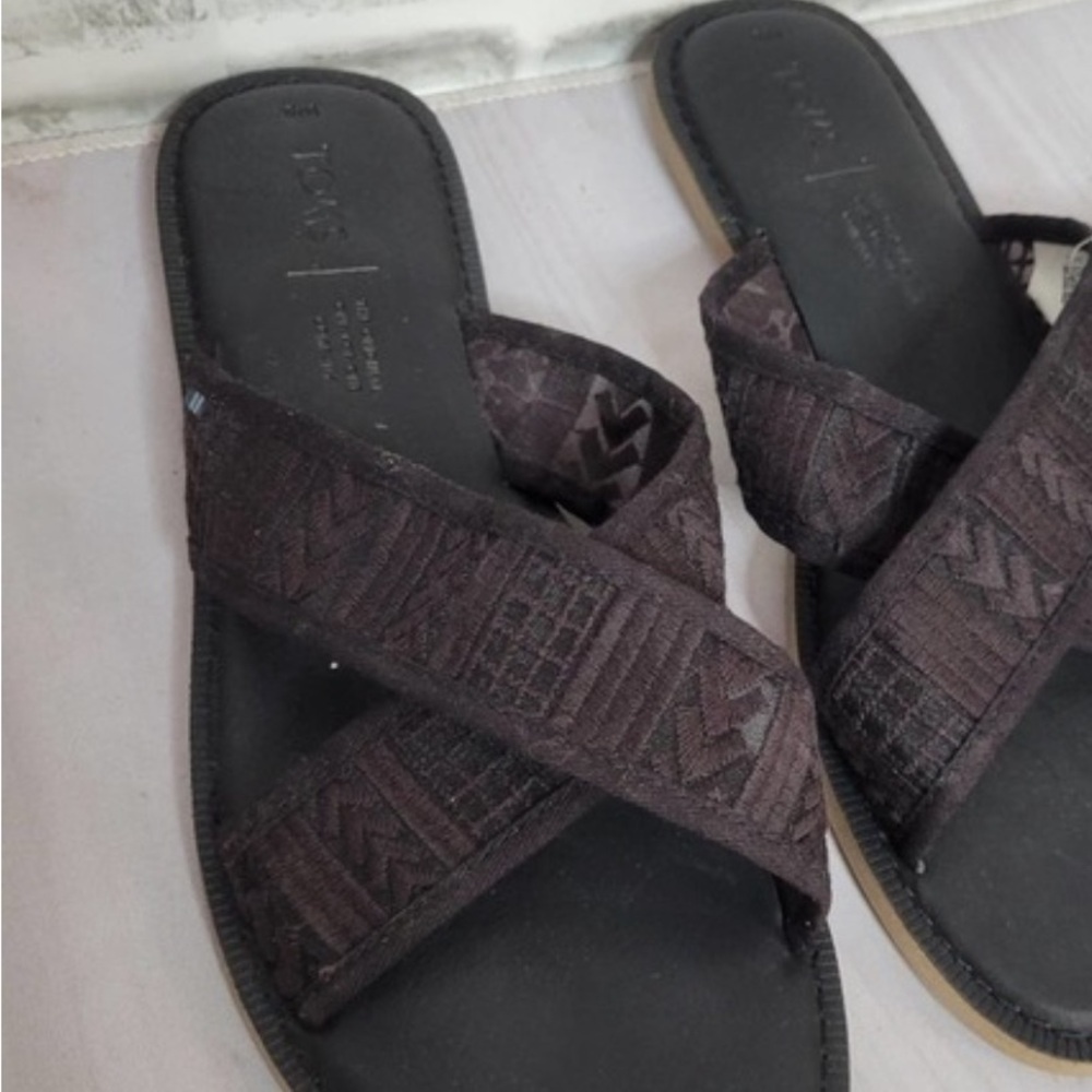TOMS Sandals - Viv Black Arrow Embroidered Mesh
